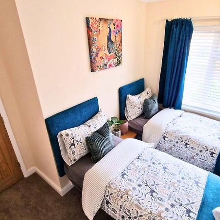 Luxury Family Apartment- Close To Leicester University ภายนอก รูปภาพ